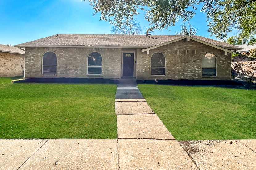450 Thistle Drive Garland, TX 75043